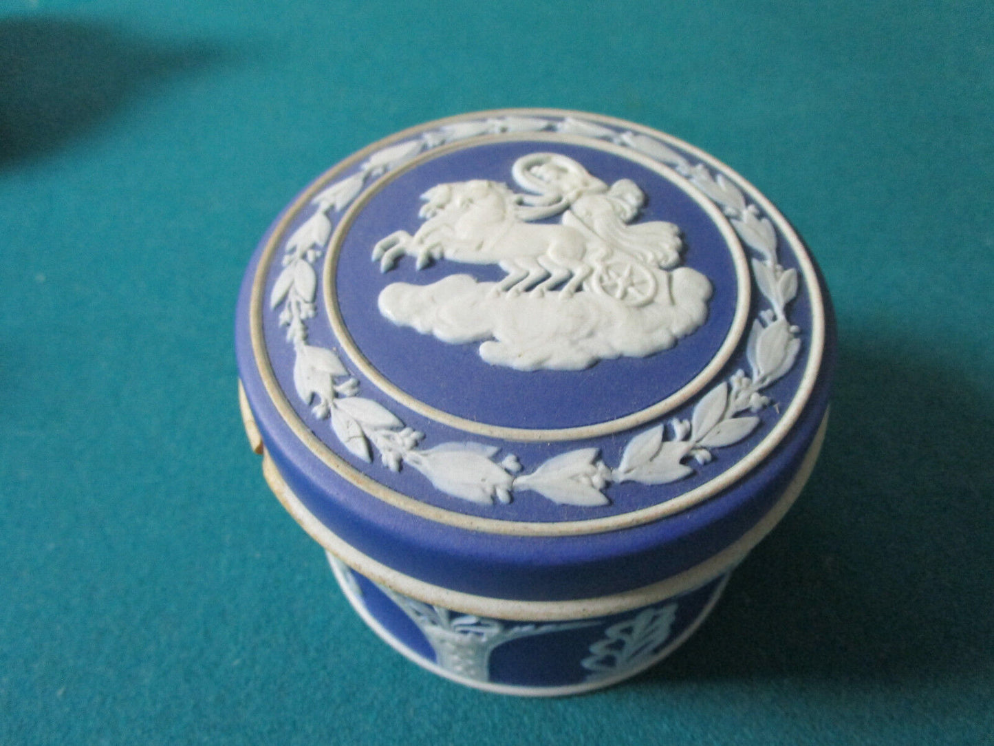 WEDGWOOD ENGLAND COVERED TRINKET VANITY BOX 1900s PICK ONE