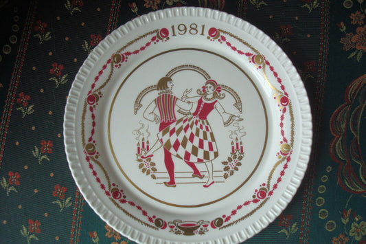 1981 Christmas Plate Spode made in England  NIB, 12th issue, with certs, 8" ORIG