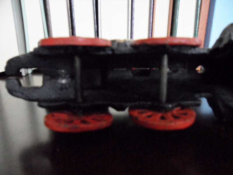 Locomotive Cast Iron? locomotive 3" tall x 7" long red wheels[*small]