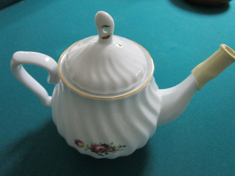 Royal Oak Teapot Floral White With Spout Cover ^^
