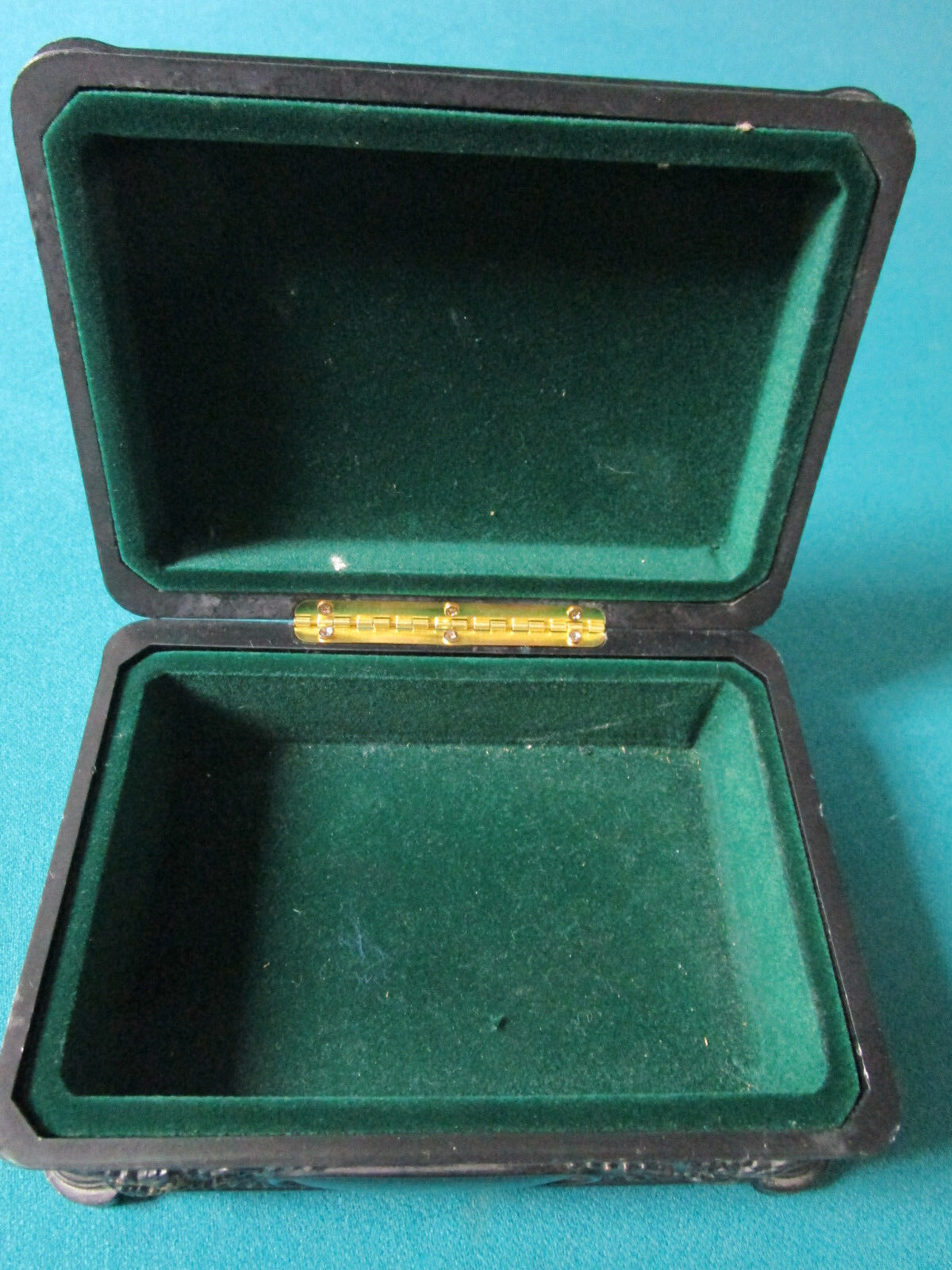 VINTAGE MID CENTURY PLASTIC JEWELRY BOX 2 X 6 X 4" original