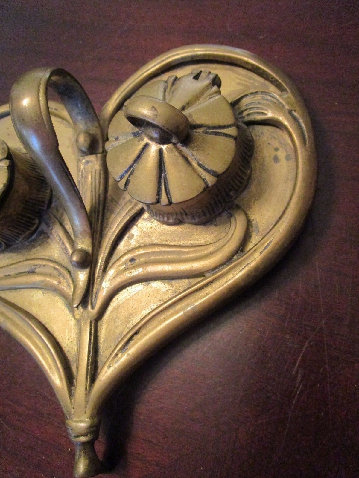 ANTIQUE BRASS ART NOUVEAU HEART SHAPED DOUBLE INKWELL ORIGINAL