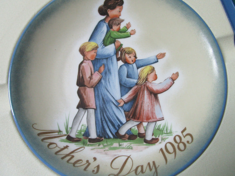 Goebel Bertha Hummel Mother’s Day Plates 1980/81/82/83/85/86/87/88/89 Newpick 1
