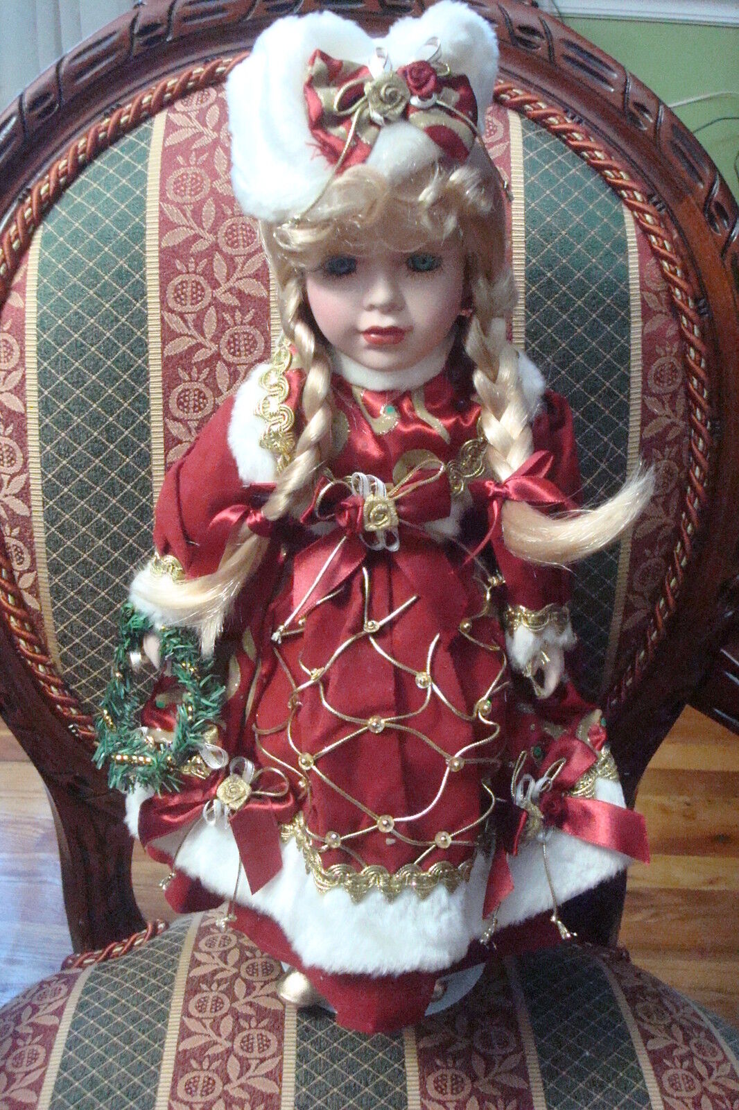 Vanessa Richardi CHRISTMAS Doll, Doll in festive attire