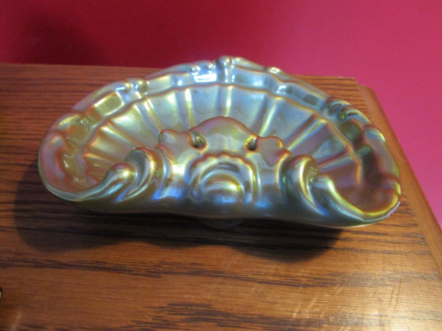 Zsolnay Hungary Green Iridescent Eosin Shell Dish [50d]