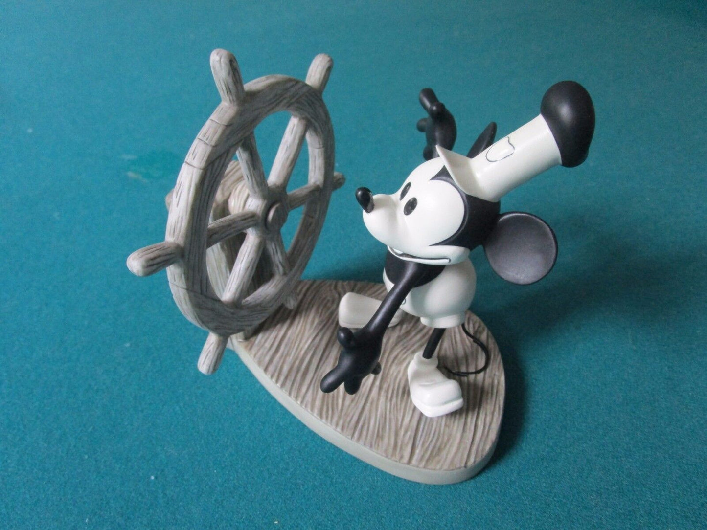 WALT DISNEY'S CLASSICS "STEAMBOAT MICKEY" FIGURINE NIB ORIGINAL