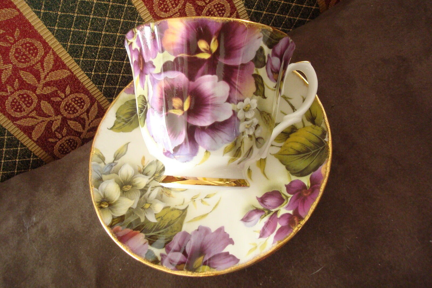 Duchess England, Violets Pattern, cup and saucer, ORIGINAL [95H]