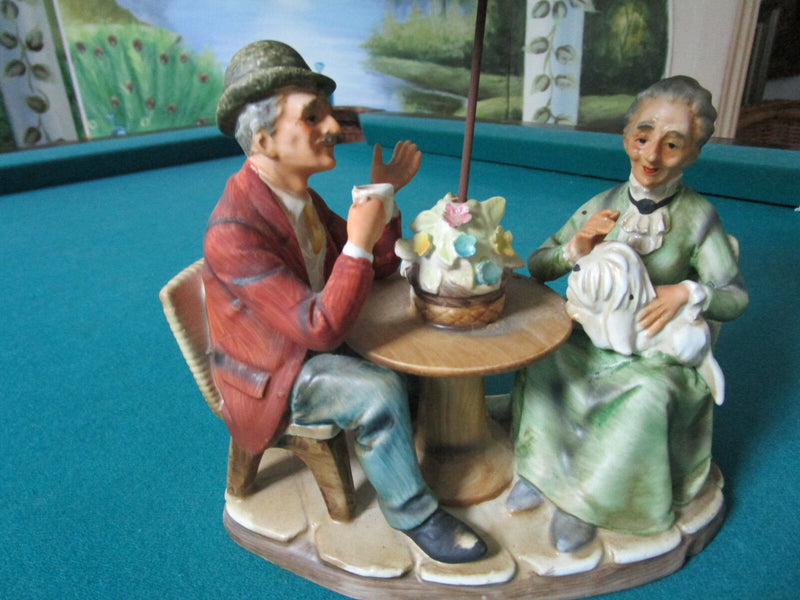 ITALIAN COUPLE  FIGURINE COUPLE UNDER PARASOL NORLEANS JAPAN ORIGINAL