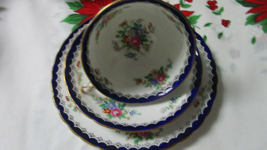 TUSCAN ENGLAND TRIO CUP SAUCER CAKE PLATE MULTICOLOR BOUQUET 1940s