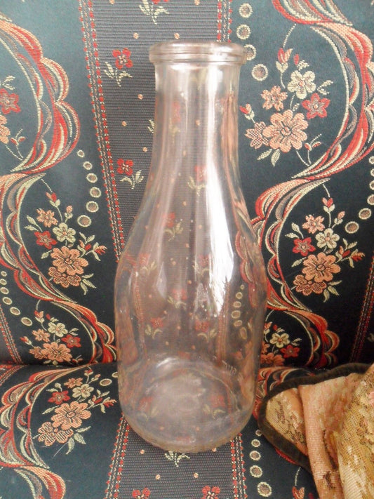 TMC -Thatcher Manufacturing Company glass milk bottle 1930's/40's [GL7]