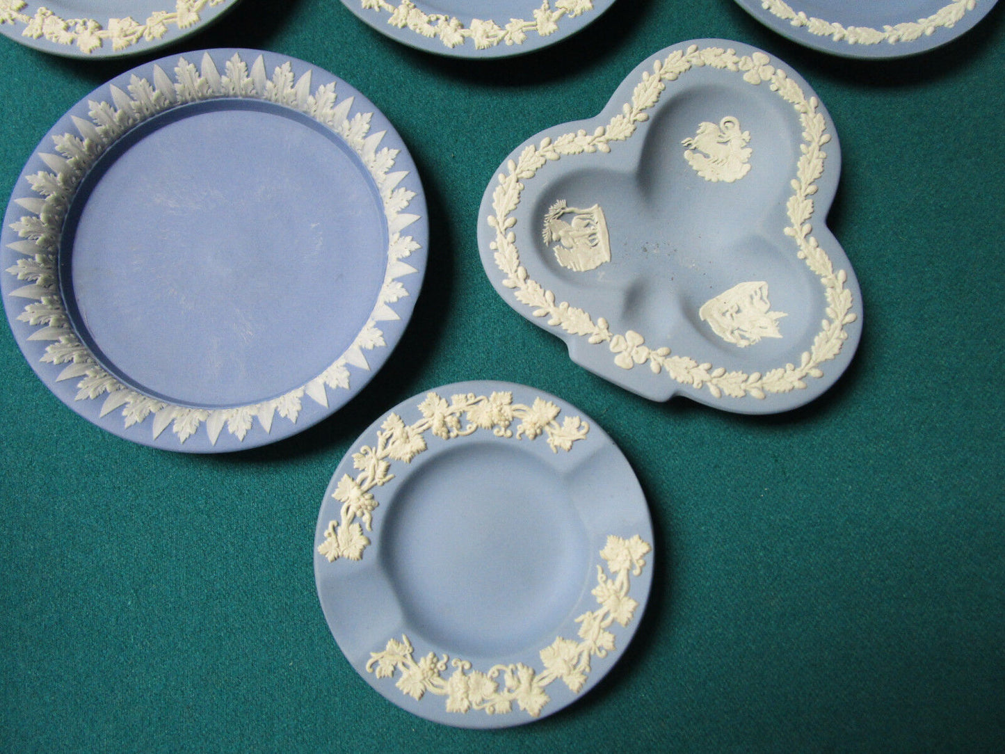 WEDGEWOOD  BLUE JASPERWARE 10 PIECES 3 TO 4" [*LXD]