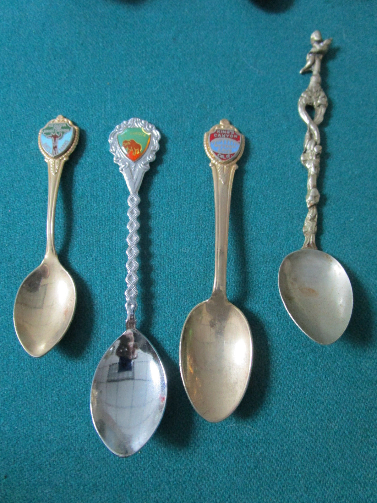 28 COLLECTOR SPOONS EUROPEAN AND AMERICAN COLLECTIBLE AND SOUVENIR