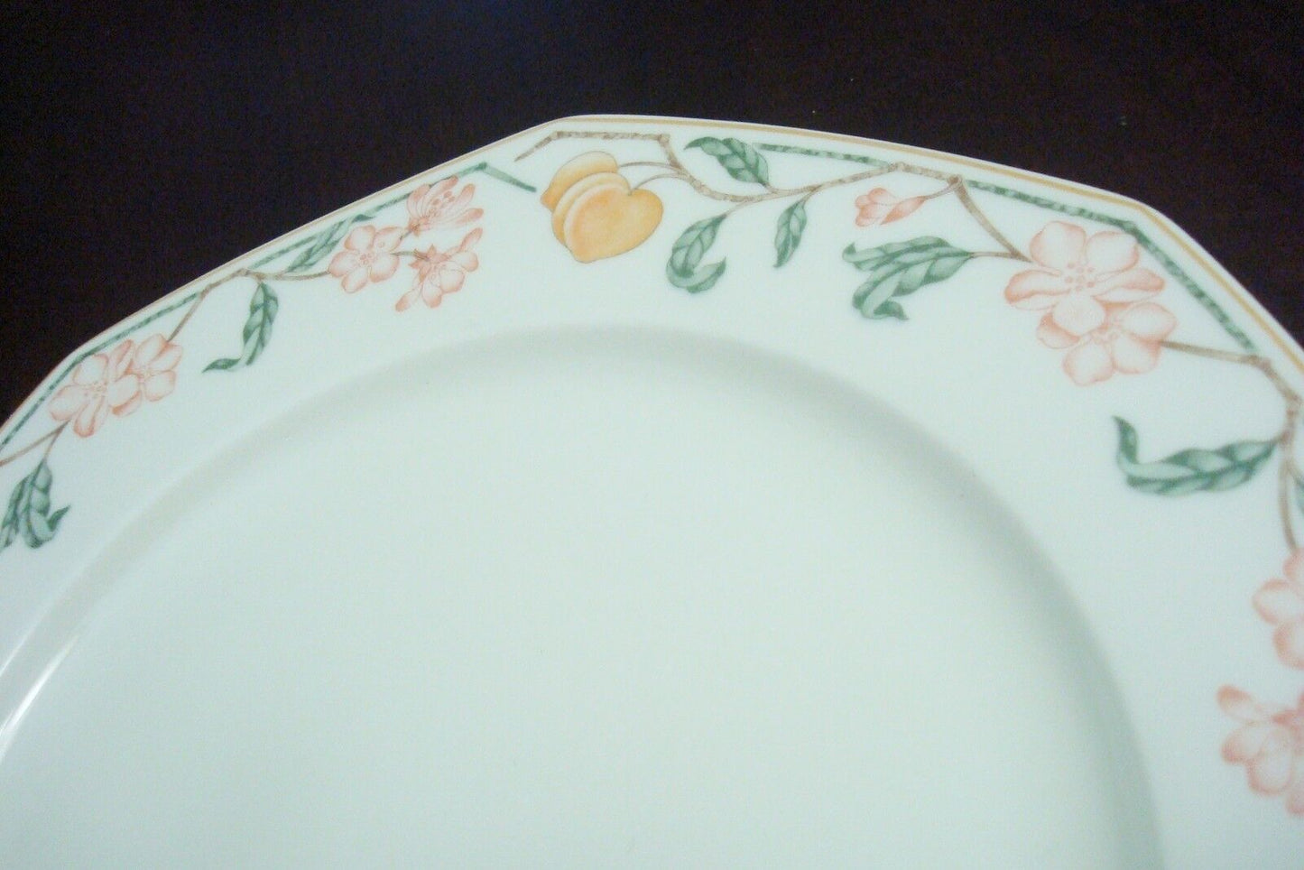 Wedgwood Carmel Octagonal,Yellow Fruit,Peach Flowers 5 Piece Place Setting ORIGI