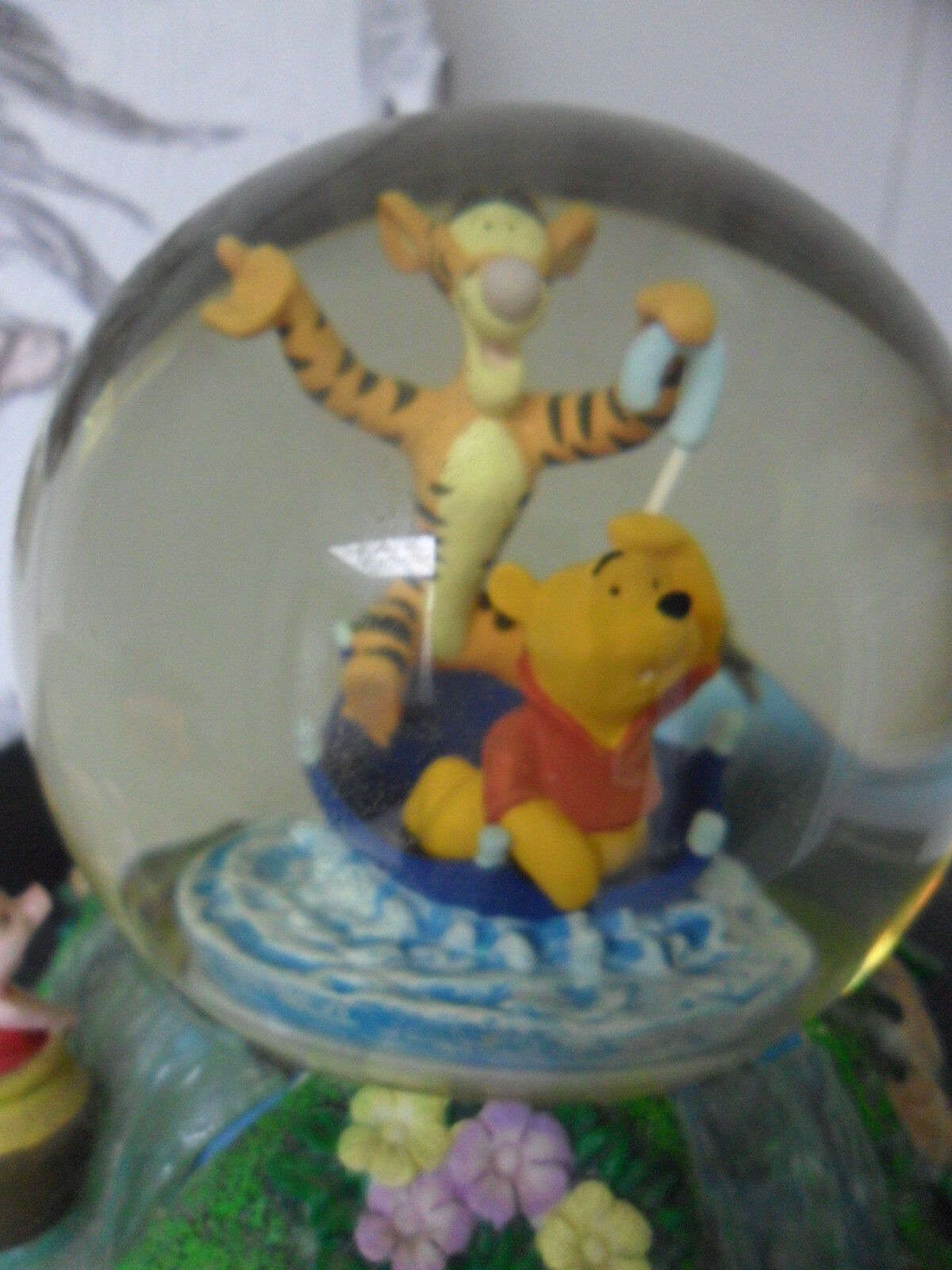 Winnie the Pooh Musical Snowglobe "When the Rain Rain Came Down Down"[2]