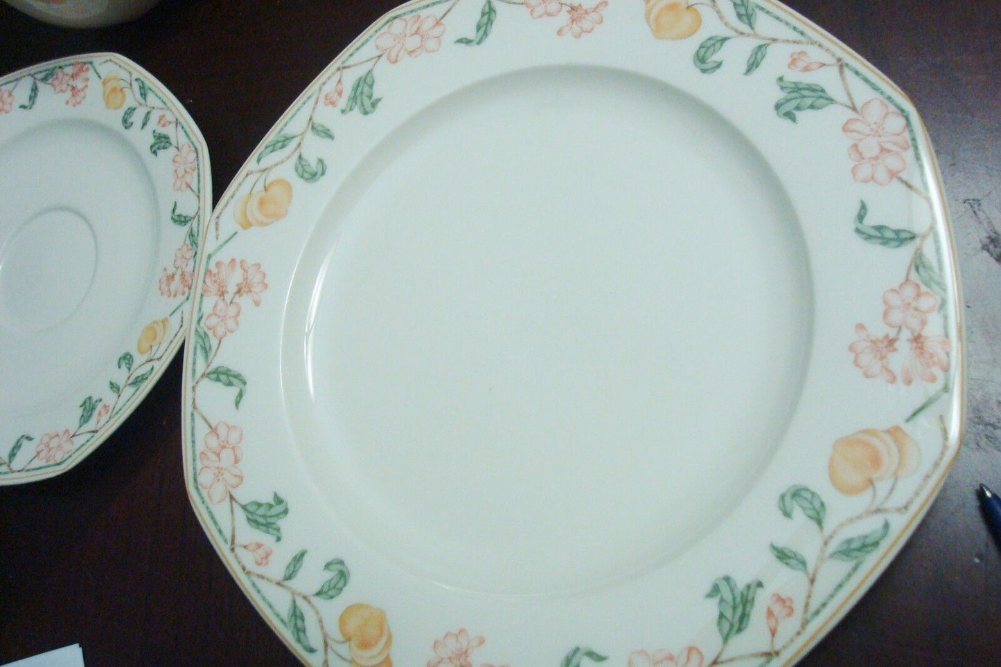 Wedgwood Carmel Octagonal,Yellow Fruit,Peach Flowers 5 Piece Place Setting ORIGI