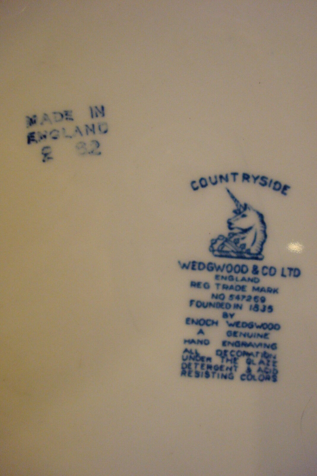 Wedgwood Countryside collector plate, made in England, 10" diameter