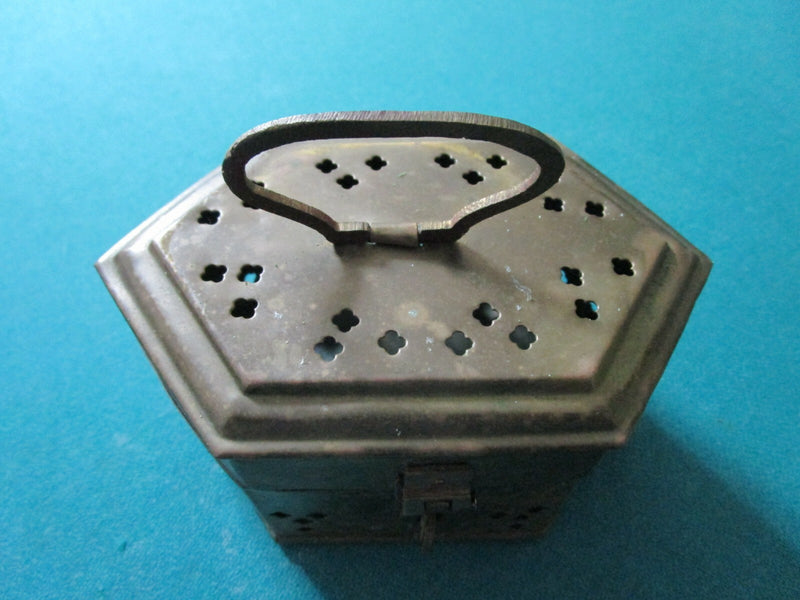 ANTIQUE CHINESE BRASS CRICKET BOX PICK 1