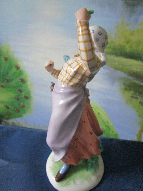 ANTIQUE 1920s ROYAL VIENNA AUGARTEN FIGURINE SELLER / HOBO PICK 1