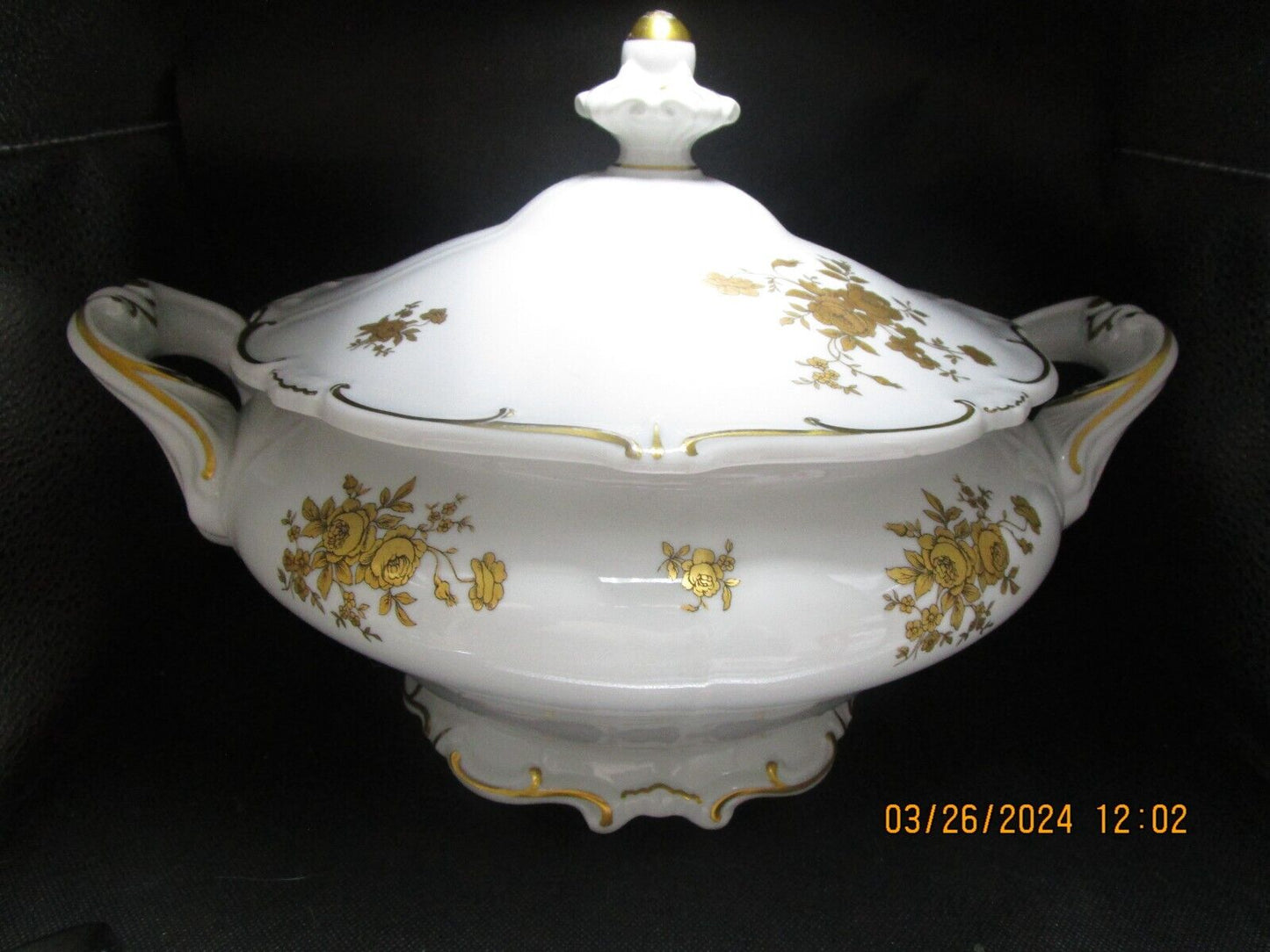 1940s Weimar Katharina Porcelain Soup Tureen w/lid White Gold Roses with platter