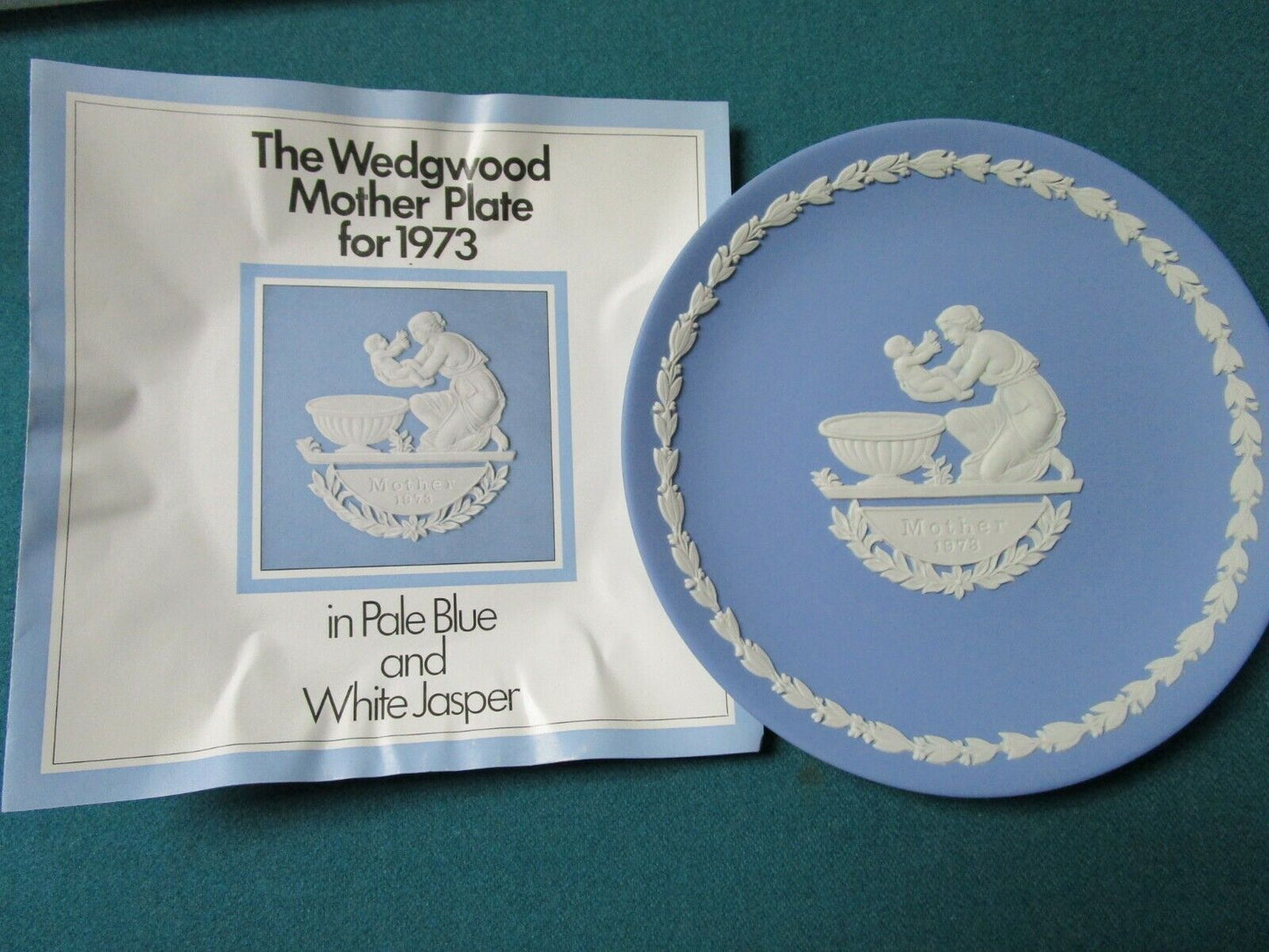 WEDGWOOD CHRISTMAS PLATES GREEN 1972/ BLUE1973 / BLUE 1974  6 1/2" PICK1