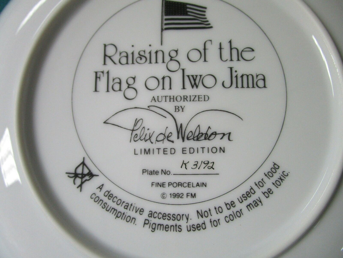 US HISTORICAL PLATES IWO JIMA / US BICENTENNIAL 1776/1976 MADE IN DENMARK PICK 1