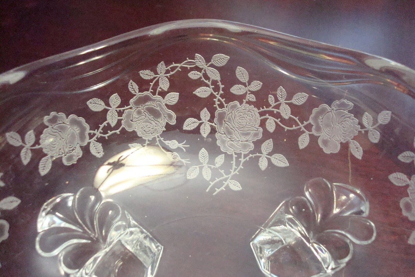 Three feet round bowl etched glass with roses garlands [a5#3]