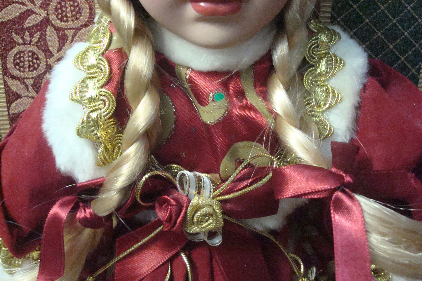 Vanessa Richardi CHRISTMAS Doll, Doll in festive attire