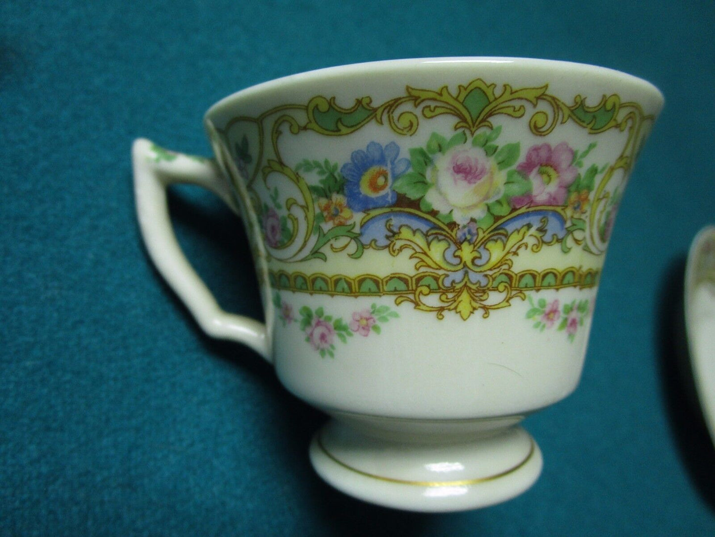 American Syracuse Old Ivory  Ceramic Coffee Floral Cup And Saucer [95j]