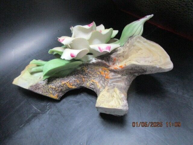 CAPODIMONTE ONE ROSE 4 X 8 IN, HAND MADE AND PAINTED IN ITALY ^^