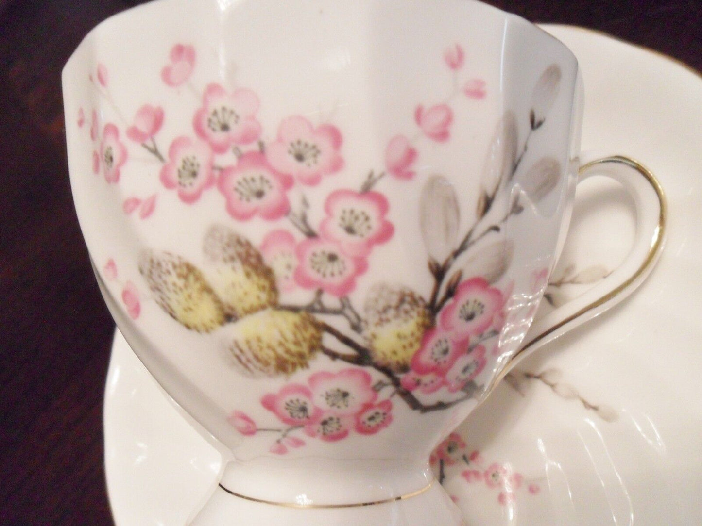 Tuscan England cup and saucer D2024, pink flowers bouquet, gold rim [58]