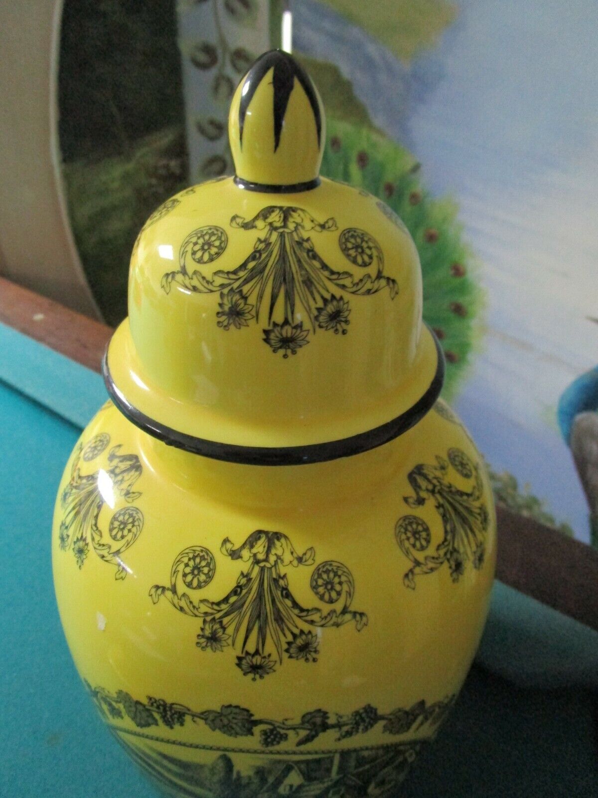 YELLOW LARGE COVERED URN Mottahedeh ITALY DECOR PICK 1