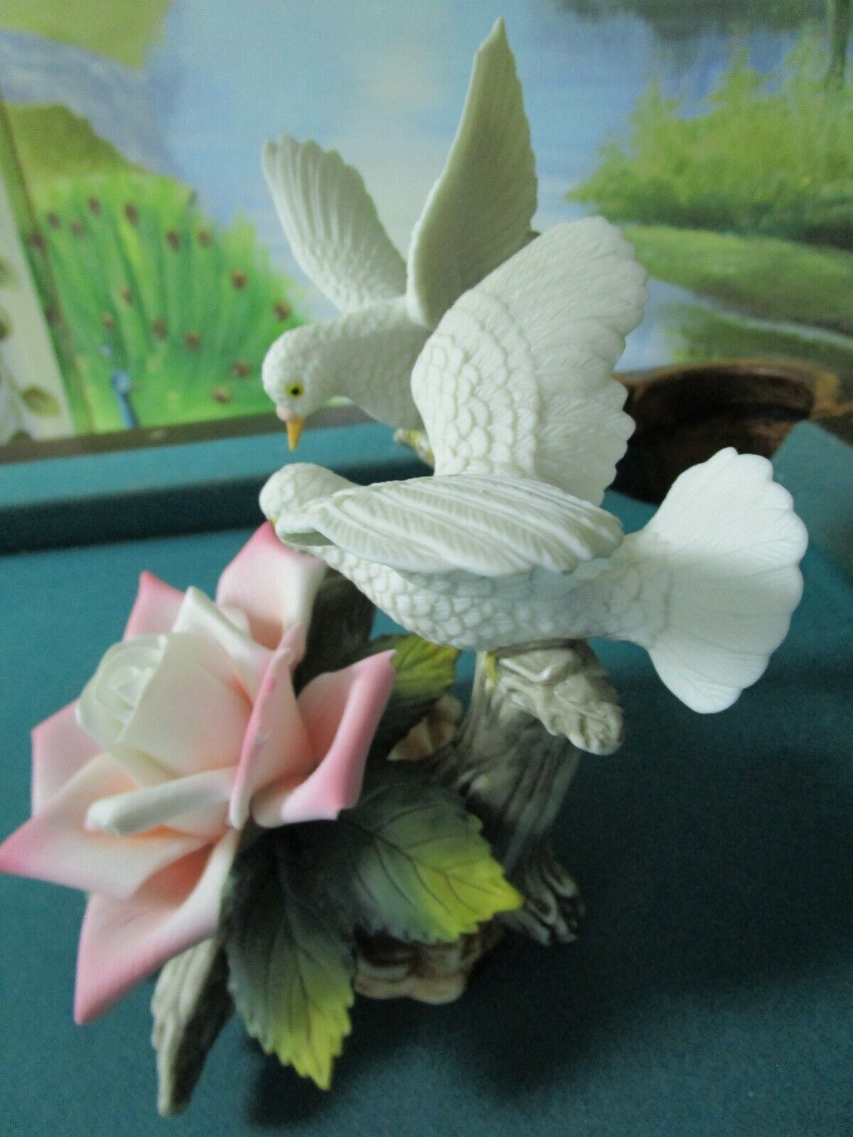 ANDREA SADEK JAPAN DOVES WITH A ROSE SCULPTURE 9" TALL