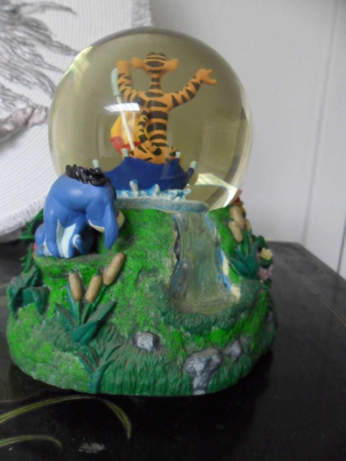 Winnie the Pooh Musical Snowglobe "When the Rain Rain Came Down Down"[2]