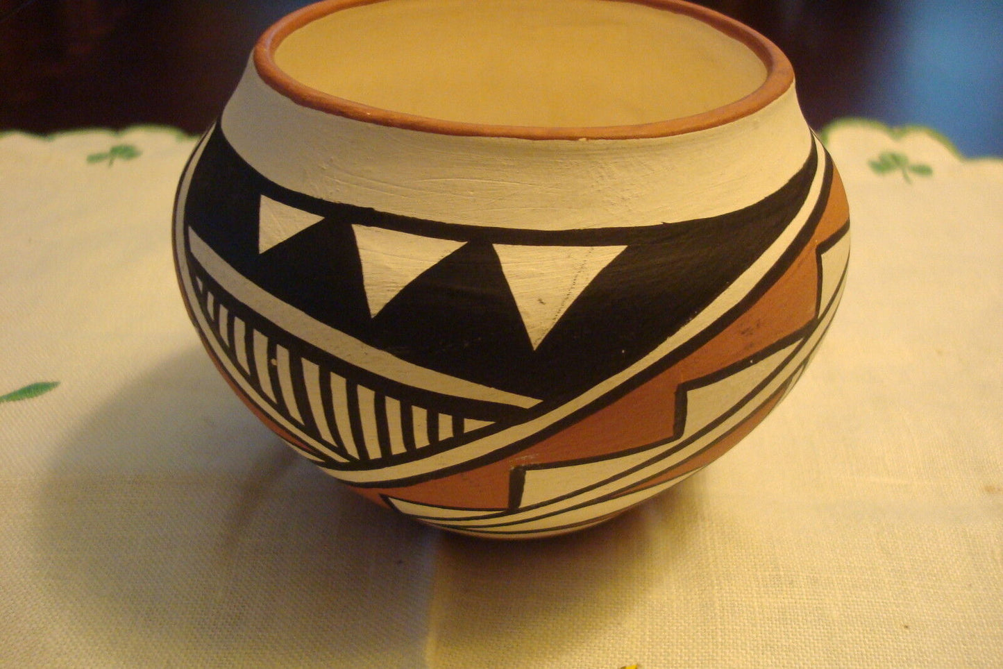 C.Chavez Laguna Pueblo bowl bulbous form, geometric design ORIGINAL [68]