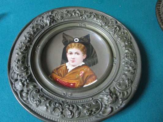 ANTIQUE CERAMIC WALL PLAQUE FRENCH FAIENCE PLATE GIRL PORT BRASS HAMMERED FRAME