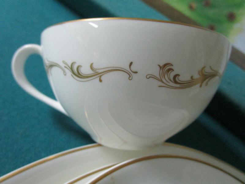 Royal Doulton England French Provincial Fine China White Garlands Pick 1