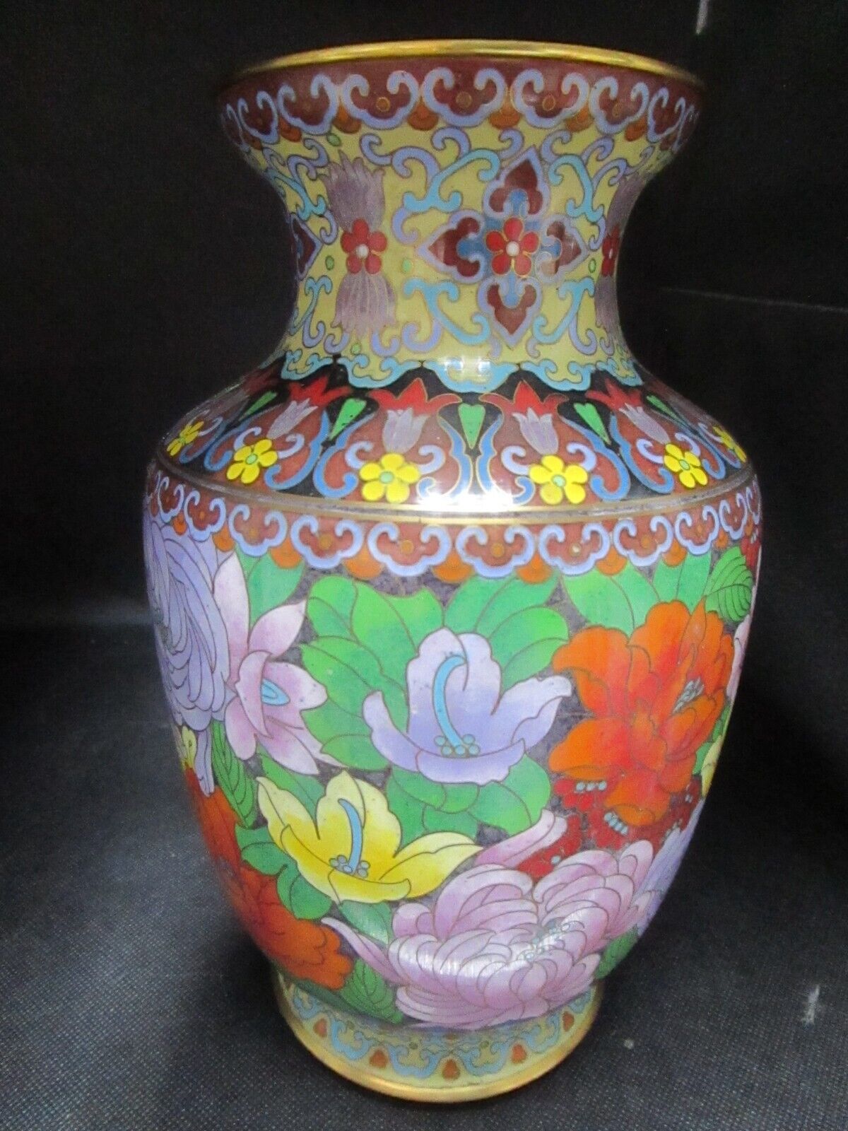 Vintage Chinese Cloisonne Chrysanthemum floral vase 9"