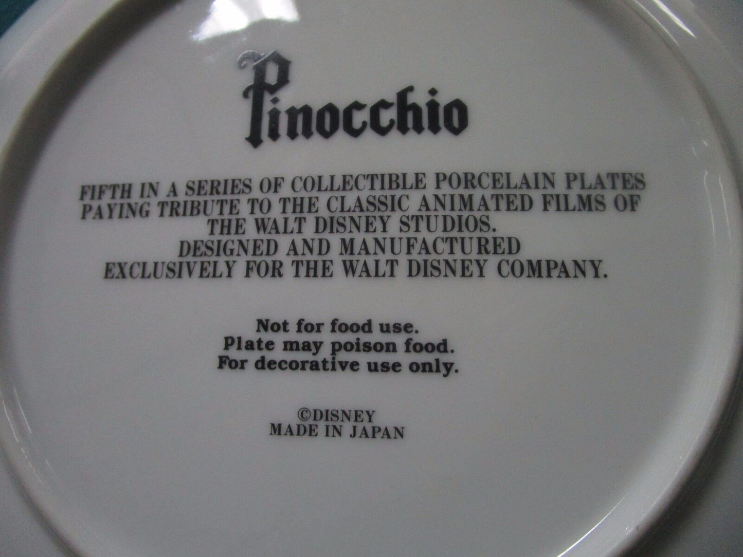 WALT DISNEY "PINOCCHIO"  COLLECTOR PLATE 9 1/4"