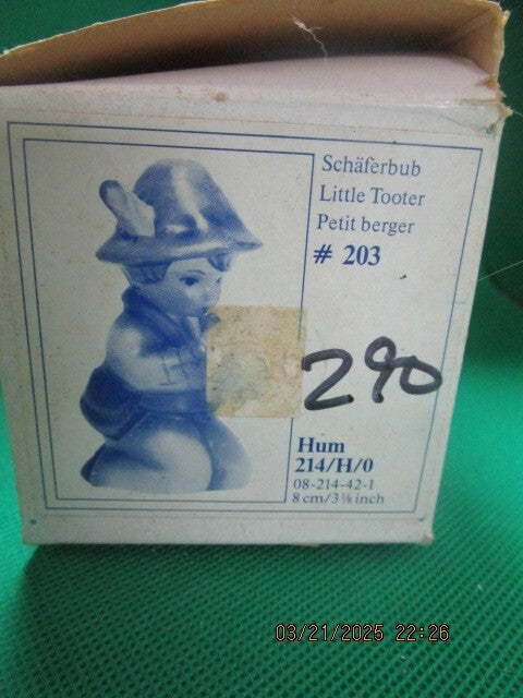 Hummel Figurine Little Tooter 3.5" TM6 ^^^