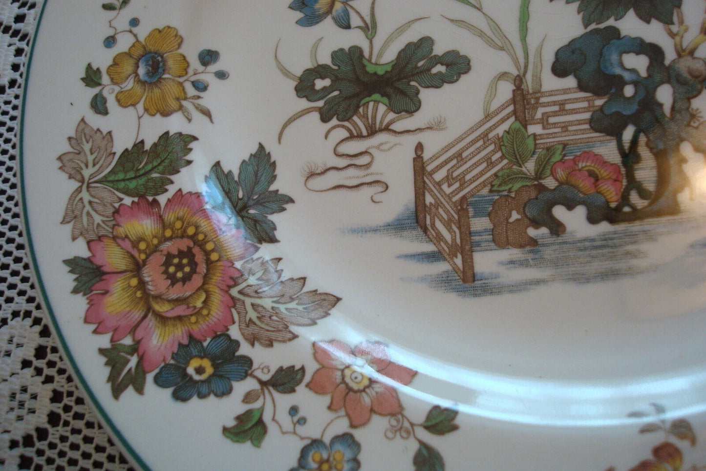 Wedgwood EASTERN FLOWERS TKD 426  VINTAGE CHINA luncheon plate 8 1/4"