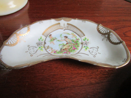 Victorian Portrait Bone dish decor in gold, probably French