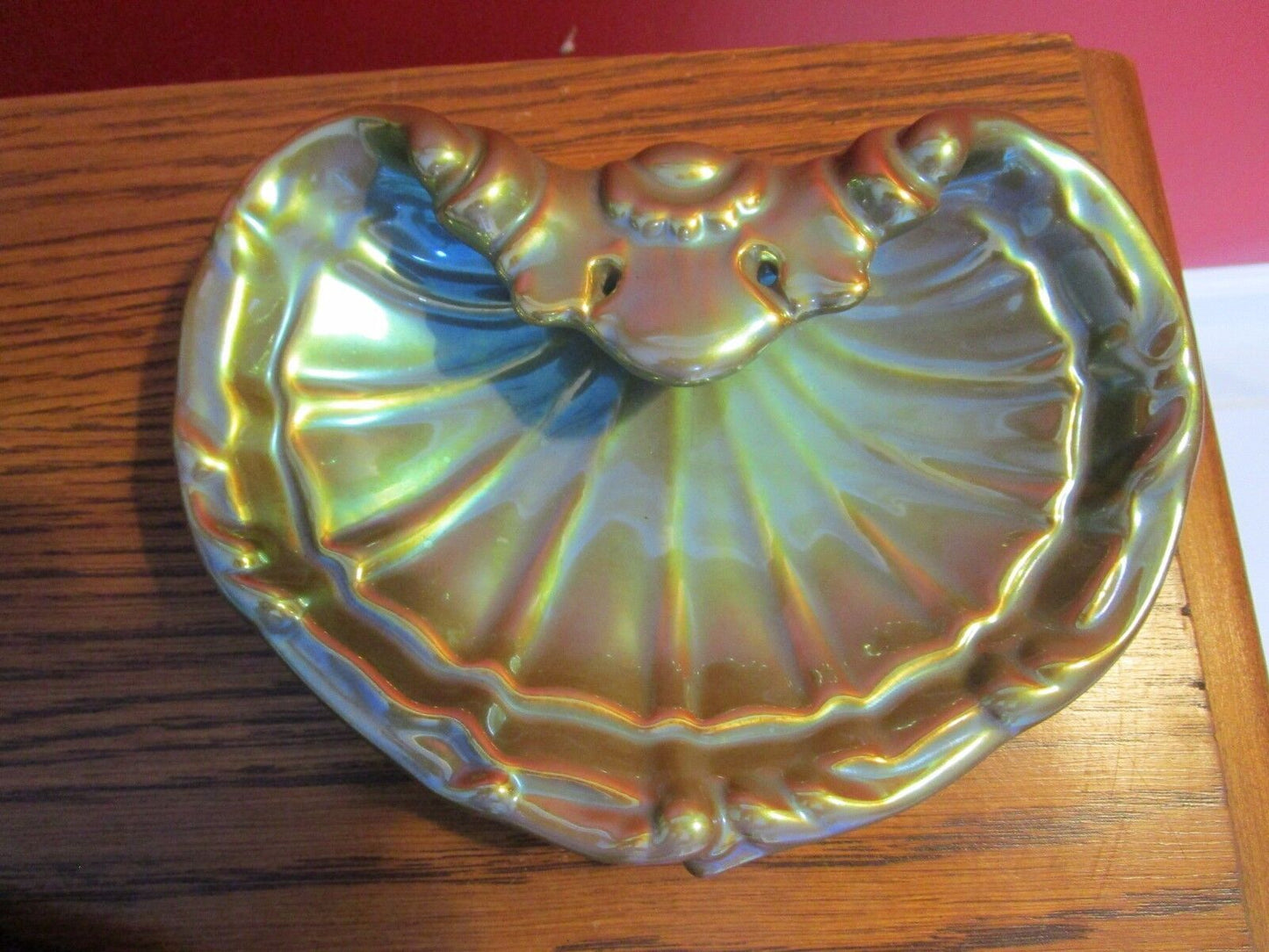 Zsolnay Hungary Green Iridescent Eosin Shell Dish [50d]