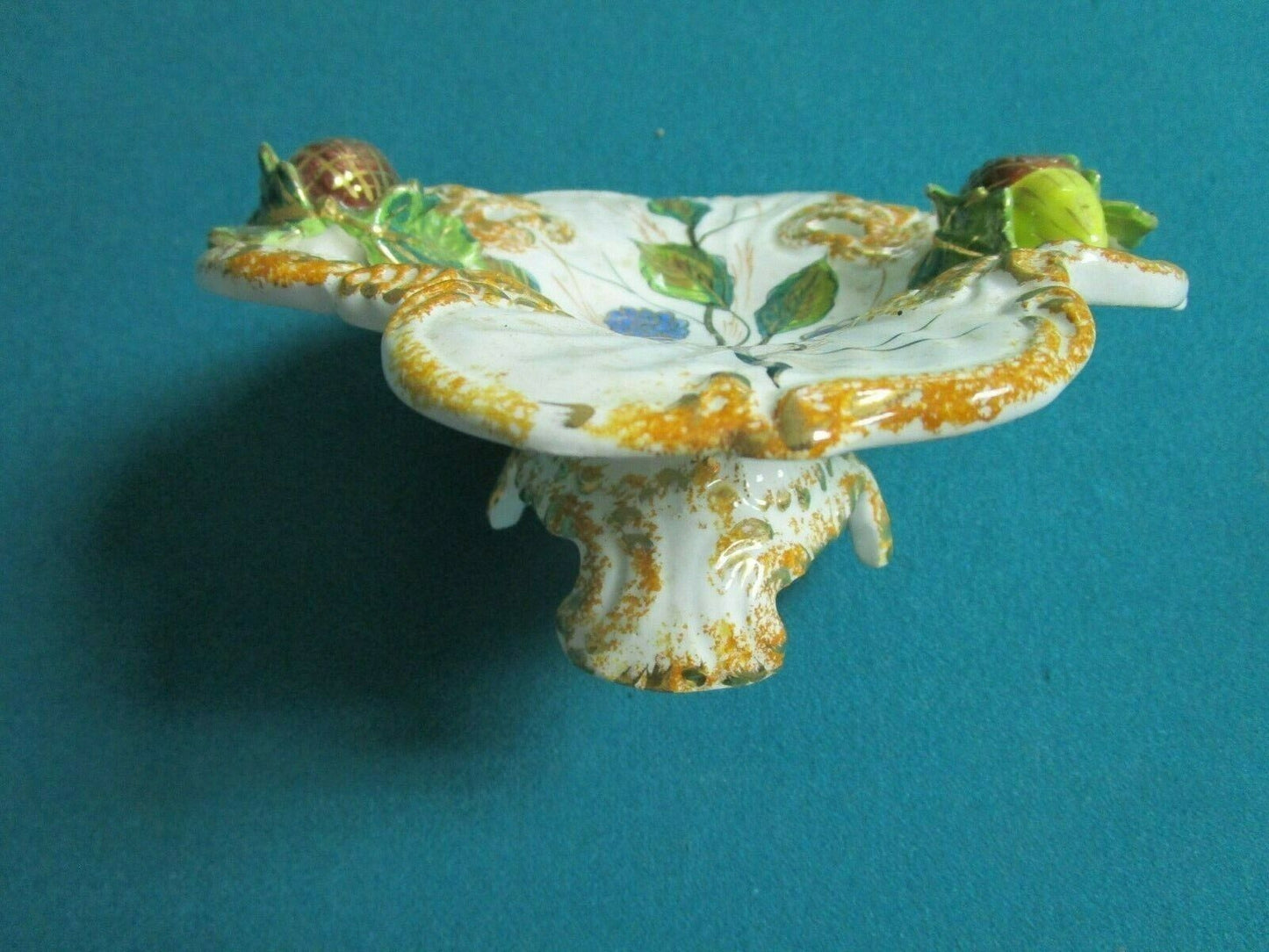 ACCORNS FOOTED DISH ITALY LEAVES GOLD MAJOLICA 2 1/2 x 7"