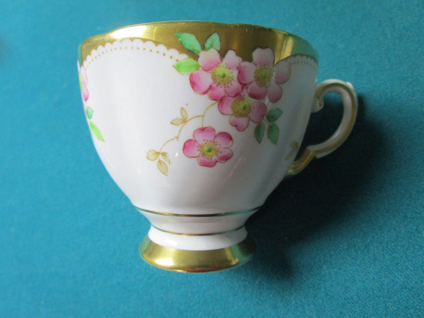 Tuscan England "Plant" Pattern  Cup And Saucer [95j]