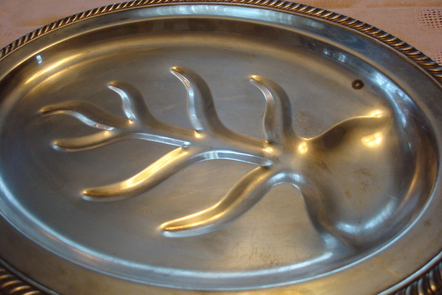 WALLACE SilverPlate 16" by 11" Oval Footed Meat Platter Tray original