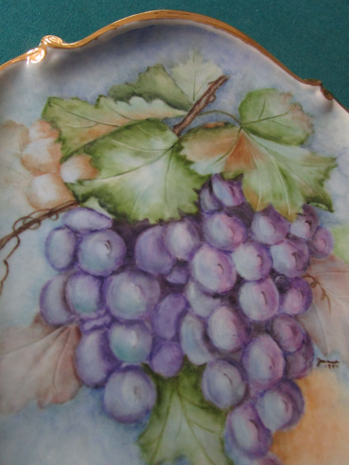 VINTAGE GERMAN  BLUE GRAPES VANITY TRAY WALL PLAQUE 10 X 7 1/2" [#170k]