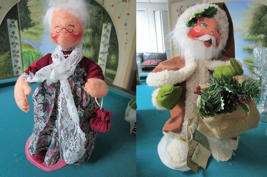 1980s ANNALEE CHRISTMAS DOLLS OLD WORLD SANTA, MRS SANTA GOES FOR A VISIT ^^