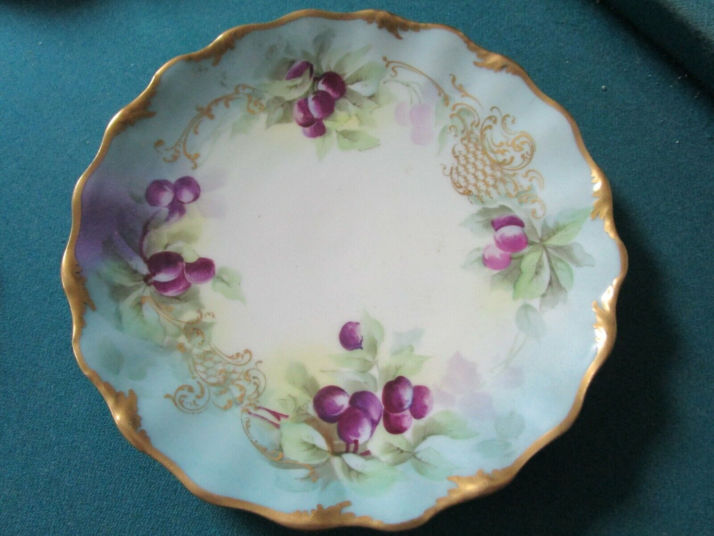 TV TRESSEMAN & VOGT LIMOGES HAVILAND PLATES RED PURPLE BERRIES  BLUE PICK1 ^^