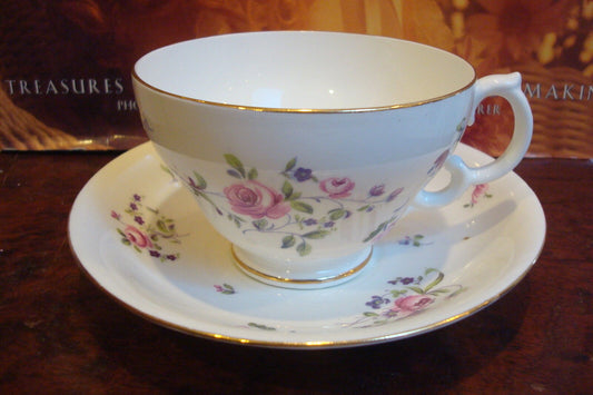 Adderley China cup and saucer, Lawley pattern, made in England, roses [a5#10]