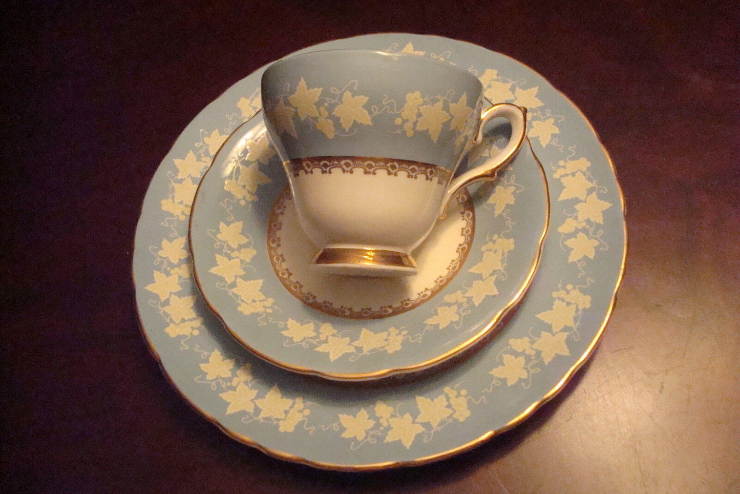 WILLIAM HUDSON-SUTHERLAND Staffordshire UK-c1940s Trio cup.saucer/cake plate ^^^